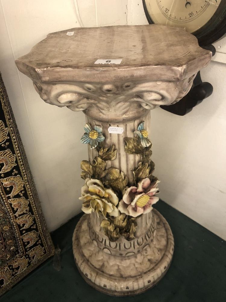 A Capodimonte plant stand