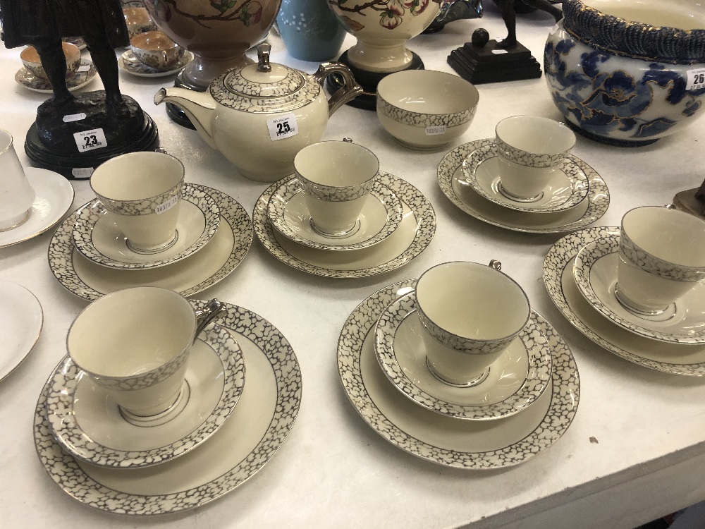 A six place tea set - Image 2 of 2