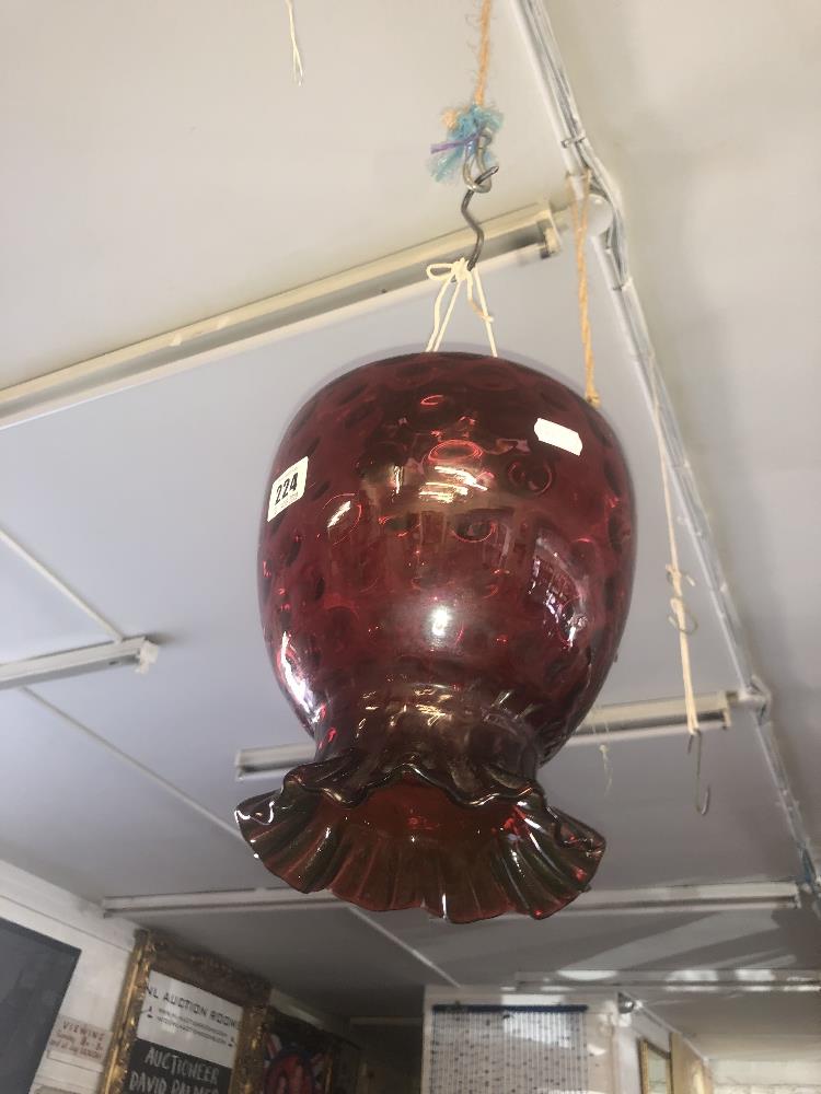 A cranberry glass hanging lamp shade - Image 3 of 3