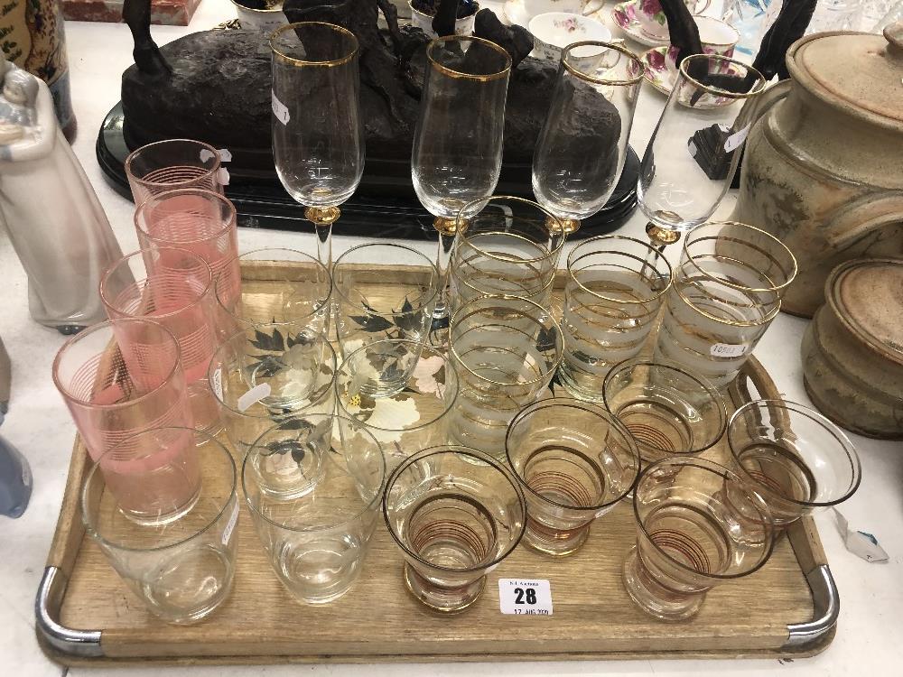 A qty of assorted glassware on tray