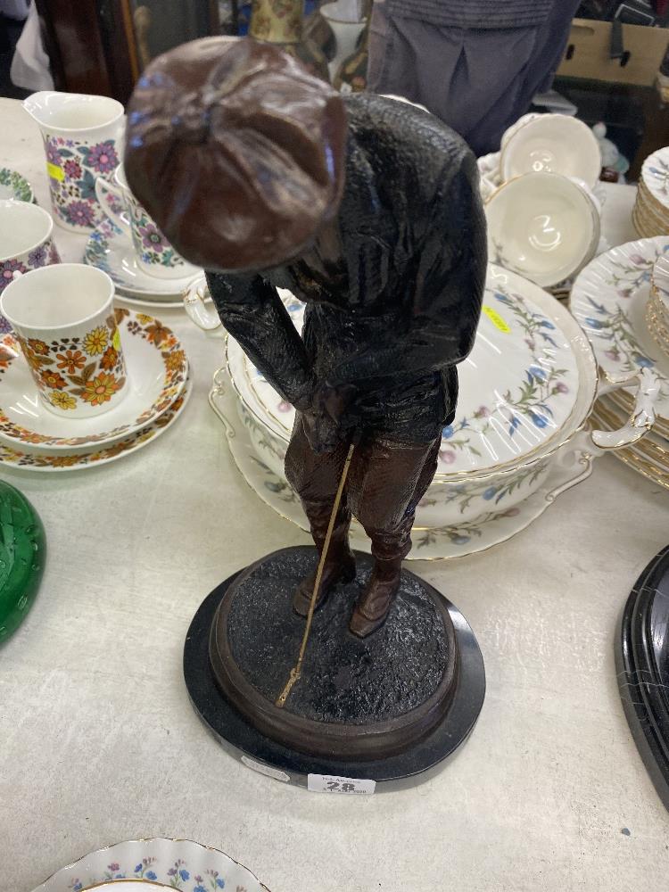 A bronze figure of a golfer - Image 2 of 2