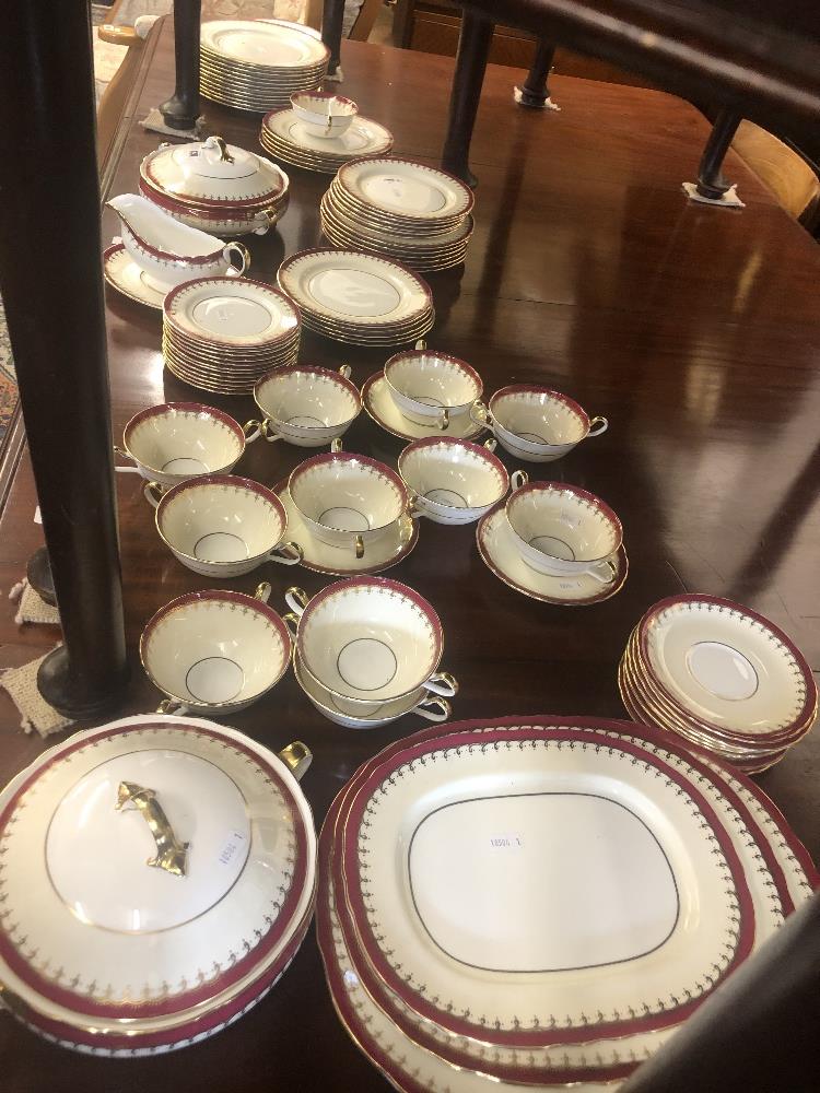 An Aynsley dinner/ tea service,