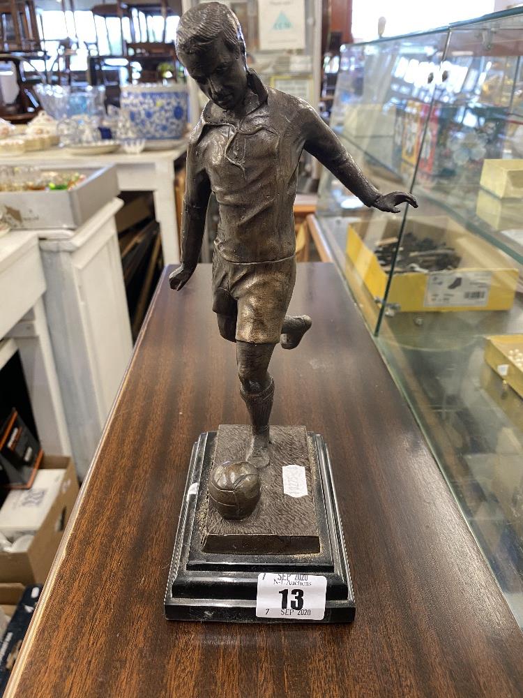 A bronze model of a footballer - Image 3 of 3