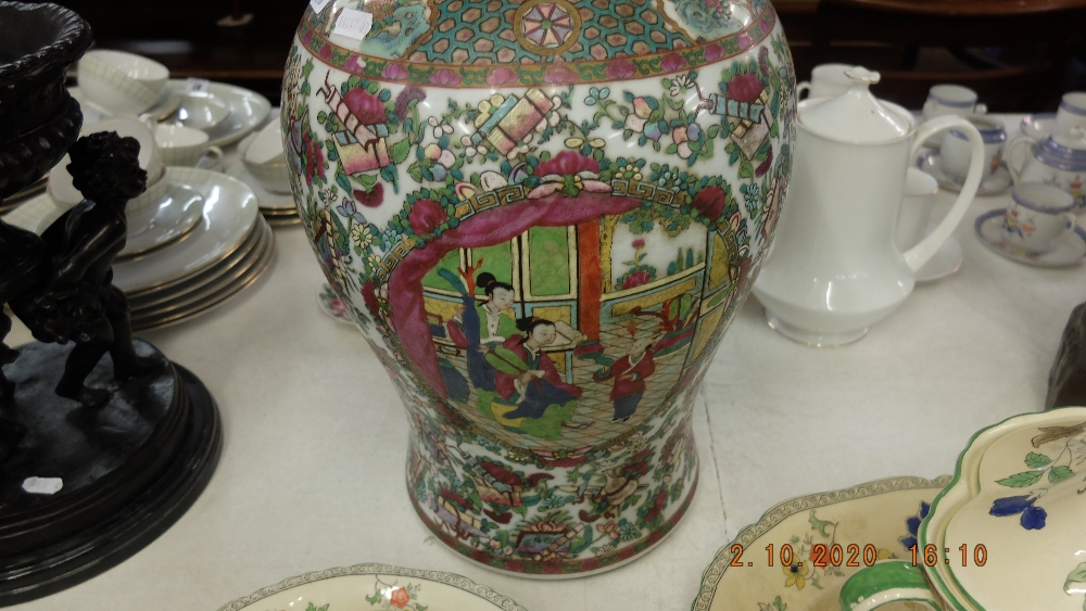 A large oriental temple vase - Image 3 of 3