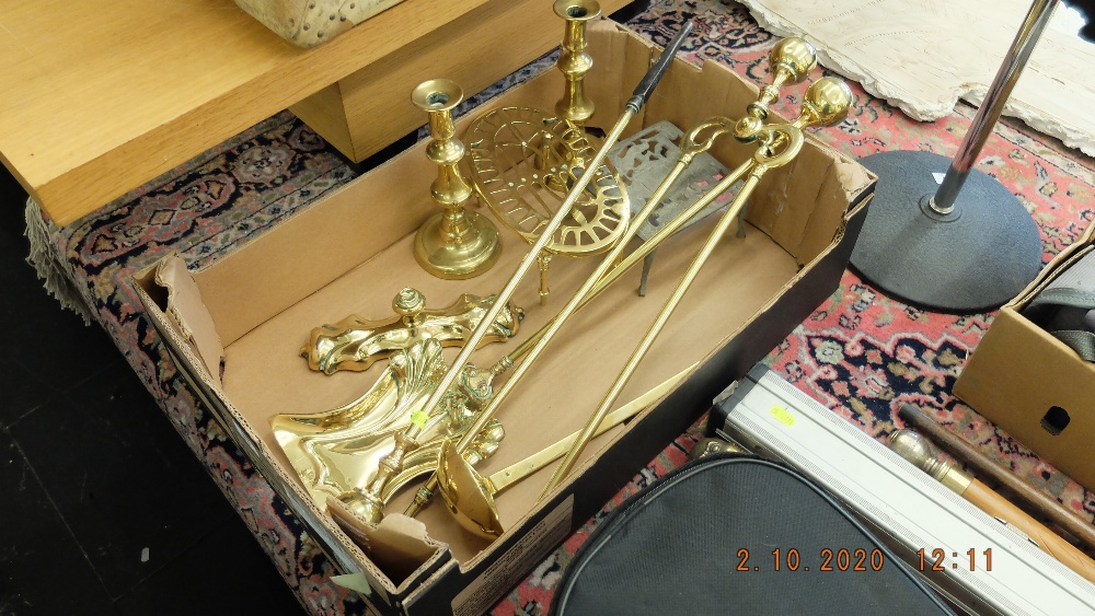 A brass fire side set and other brass items - Image 2 of 2