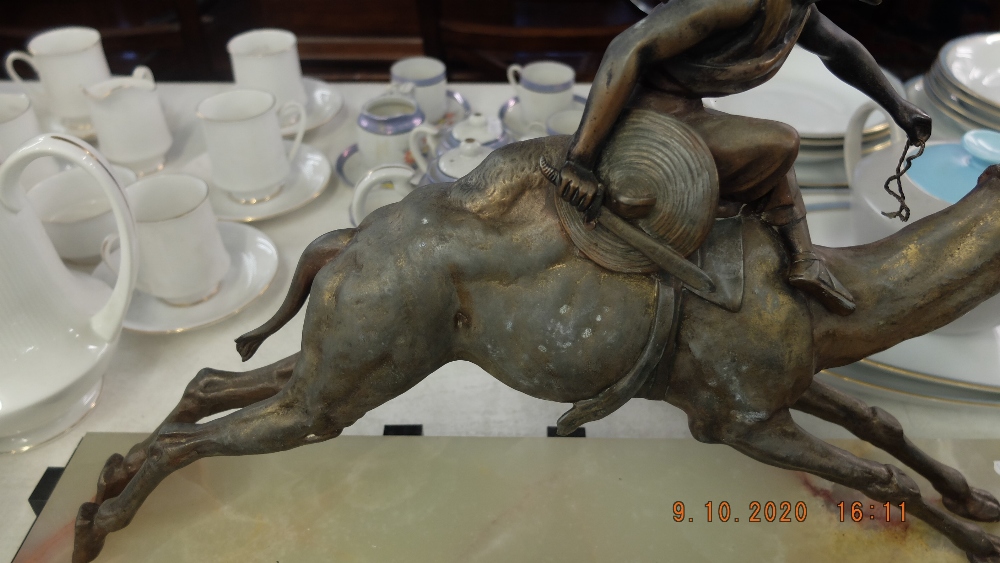 A metal camel and rider on onyx base - Image 5 of 5