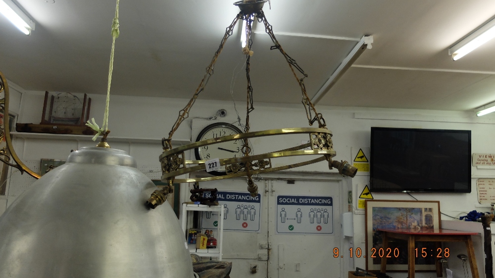 A circular brass hanging light fitting - Image 2 of 2