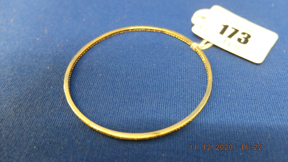 A fine gold 22ct approx. bangle, 2 carats diamond approx.