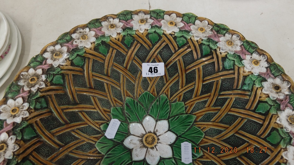 An early Victorian Minton floral plate - Image 2 of 5