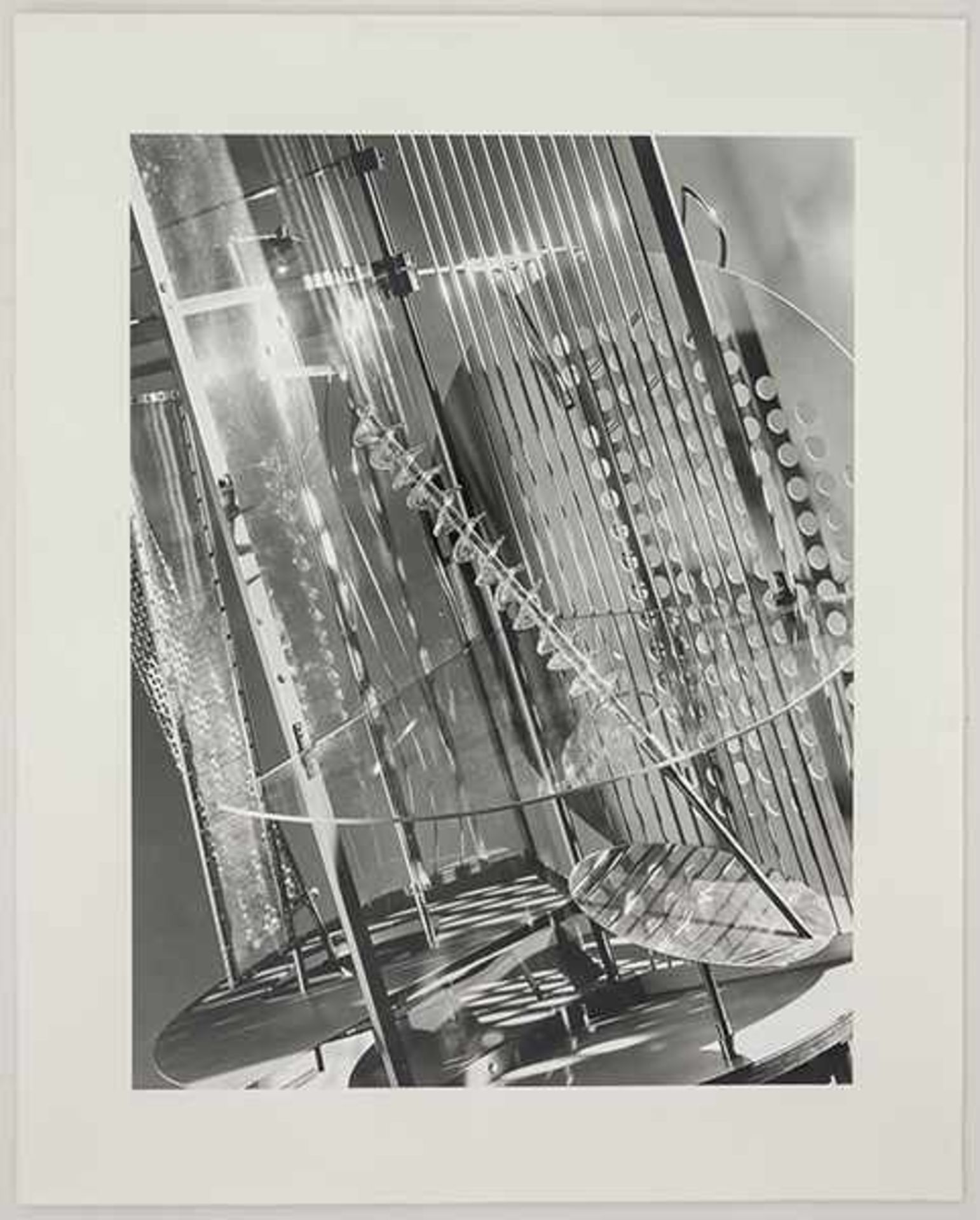Moholy-Nagy, Laszló. Licht-Raum-Modulator (1930). Original-Photographie. Silbergelatine. Hamburg, - Bild 2 aus 2