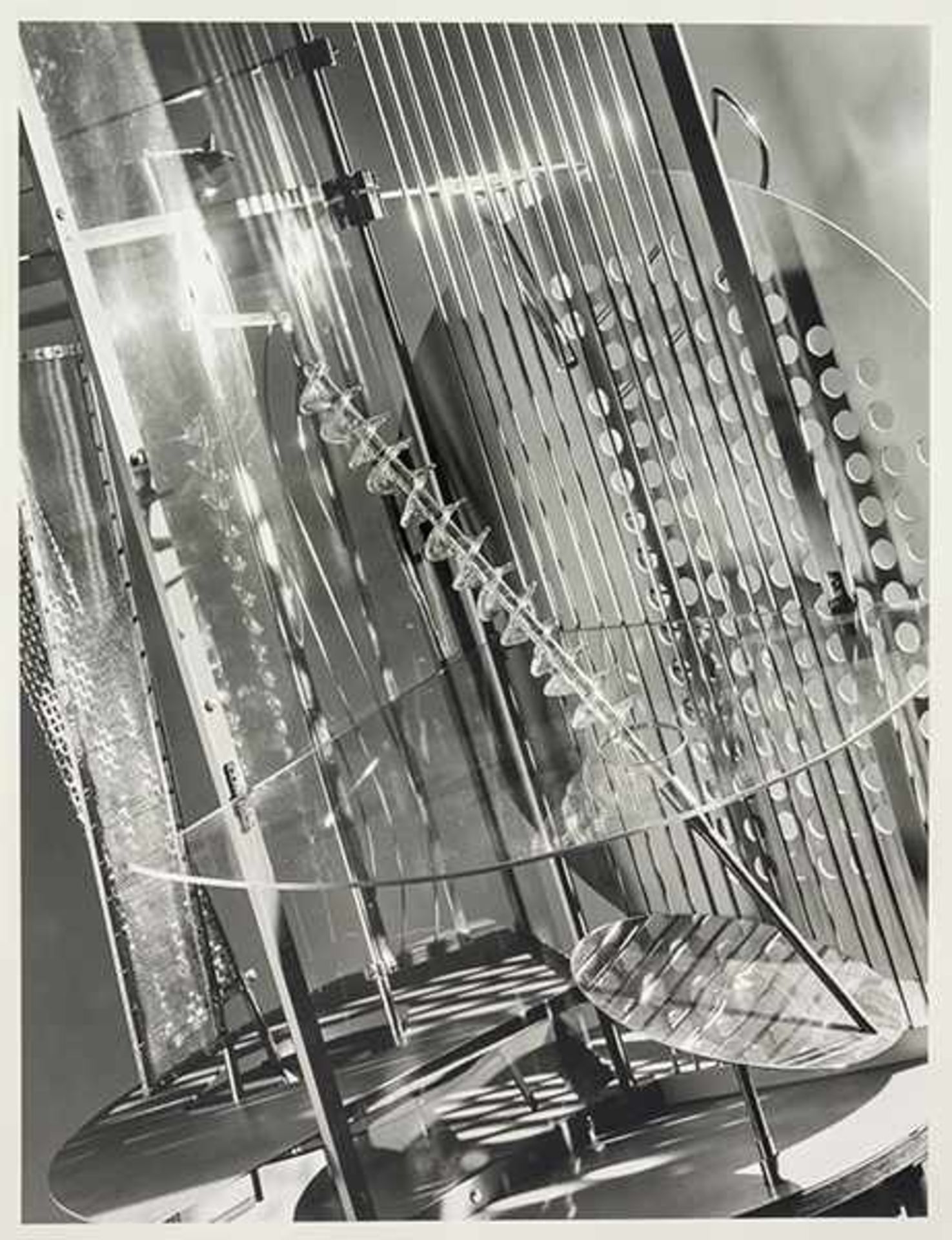 Moholy-Nagy, Laszló. Licht-Raum-Modulator (1930). Original-Photographie. Silbergelatine. Hamburg,