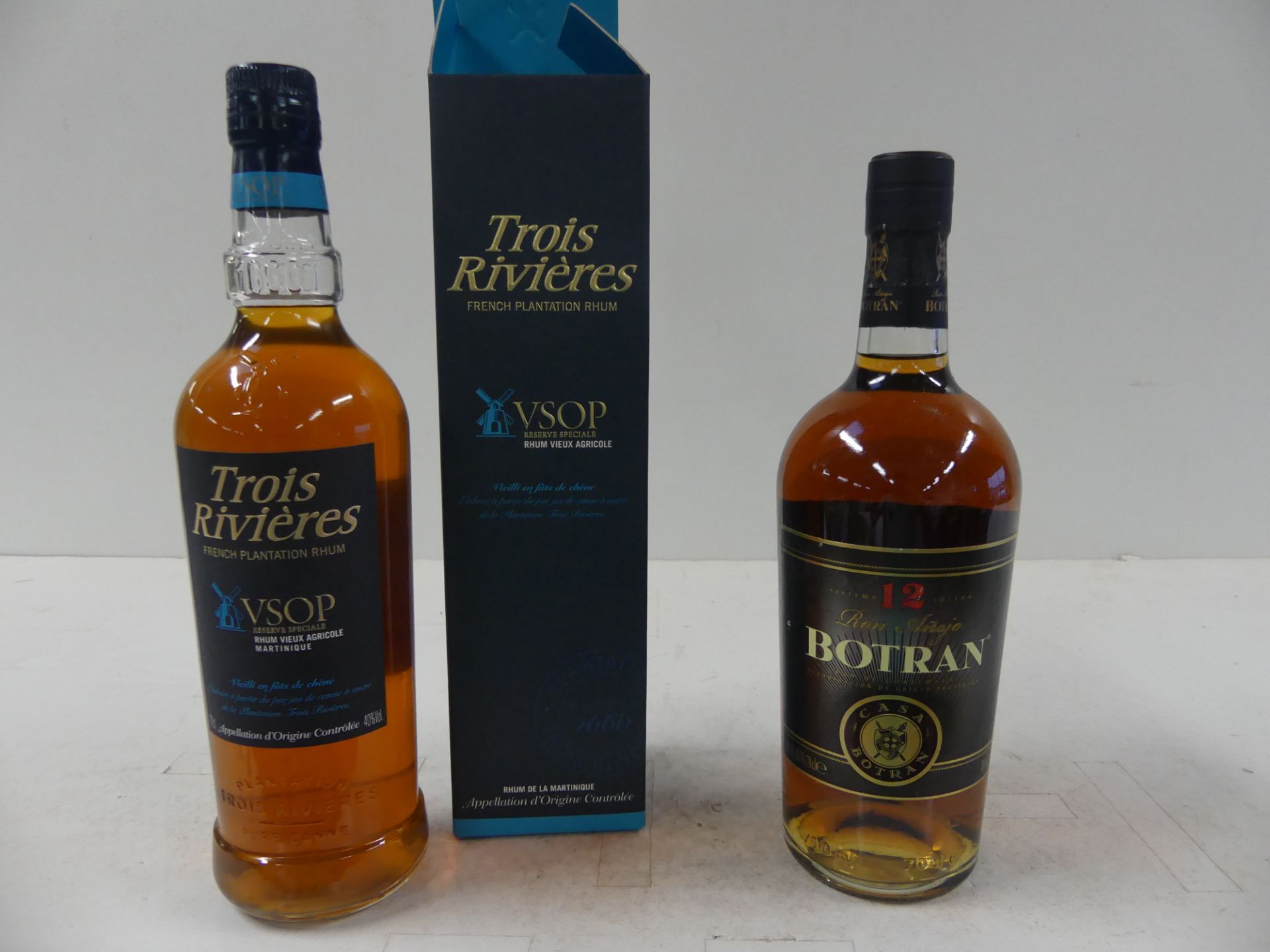 2 BTLES : 1 Rhum Botran 12 ans d'âge Rhum Anejo Solera du Guatemala 70 cl 40 % vol. [...]