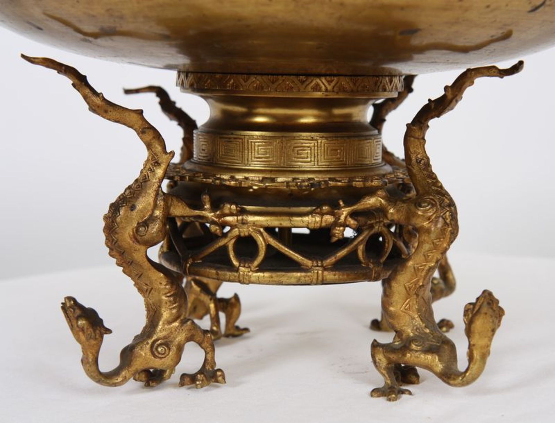 SURTOUT DE TABLE JAPONISANT "AUX DRAGONS" EN BRONZE NAPOLEON III En bronze patiné [...] - Bild 2 aus 2