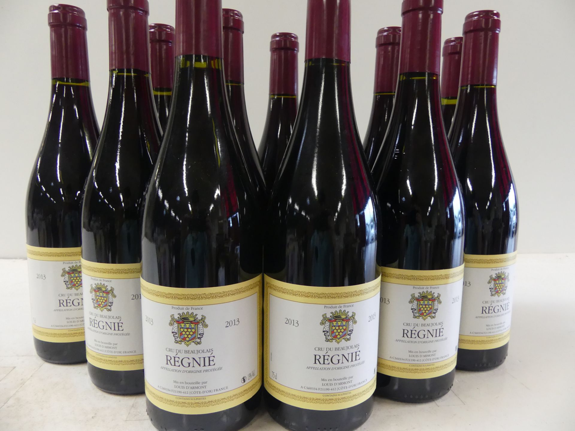 12 Régnié Cru du Beaujolais Louis d'Armont 2013 -