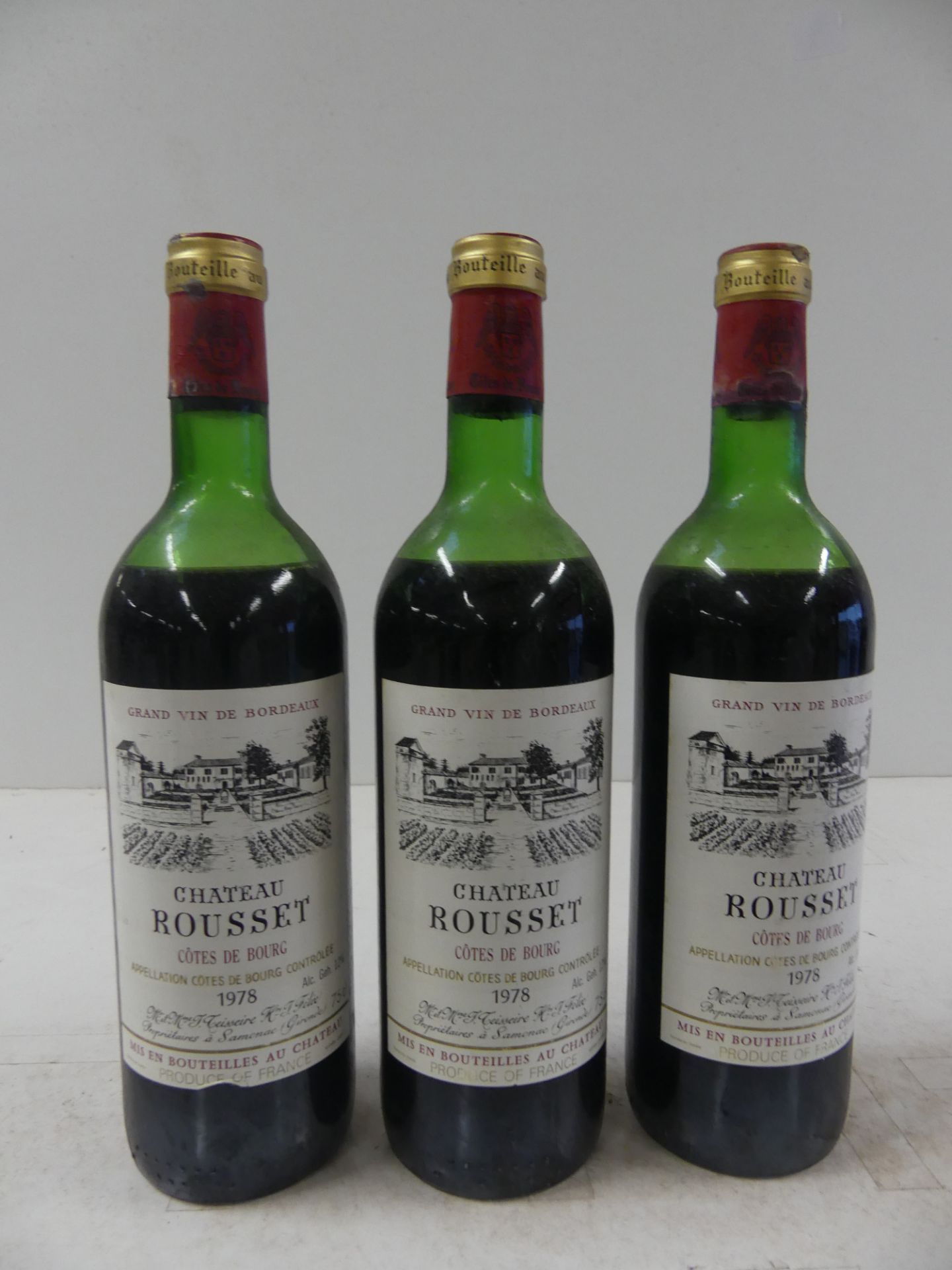 3 Château Rousset Côtes de Bourg 1978 (Très basse épaule) -