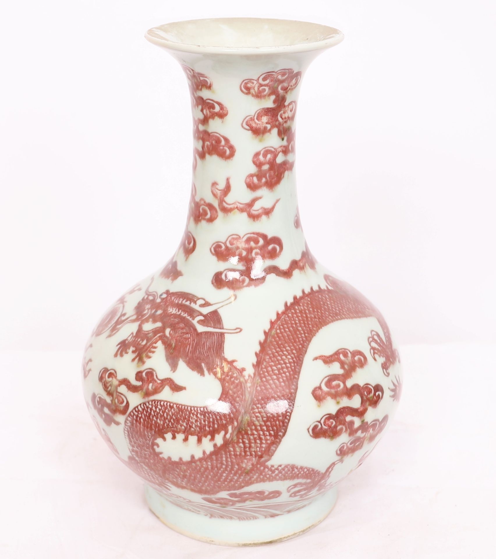 VASE EN PORCELAINE ROUGE DE FER "AUX DRAGONS IMPERIAUX" CHINE QING Vase de forme [...] - Bild 4 aus 11