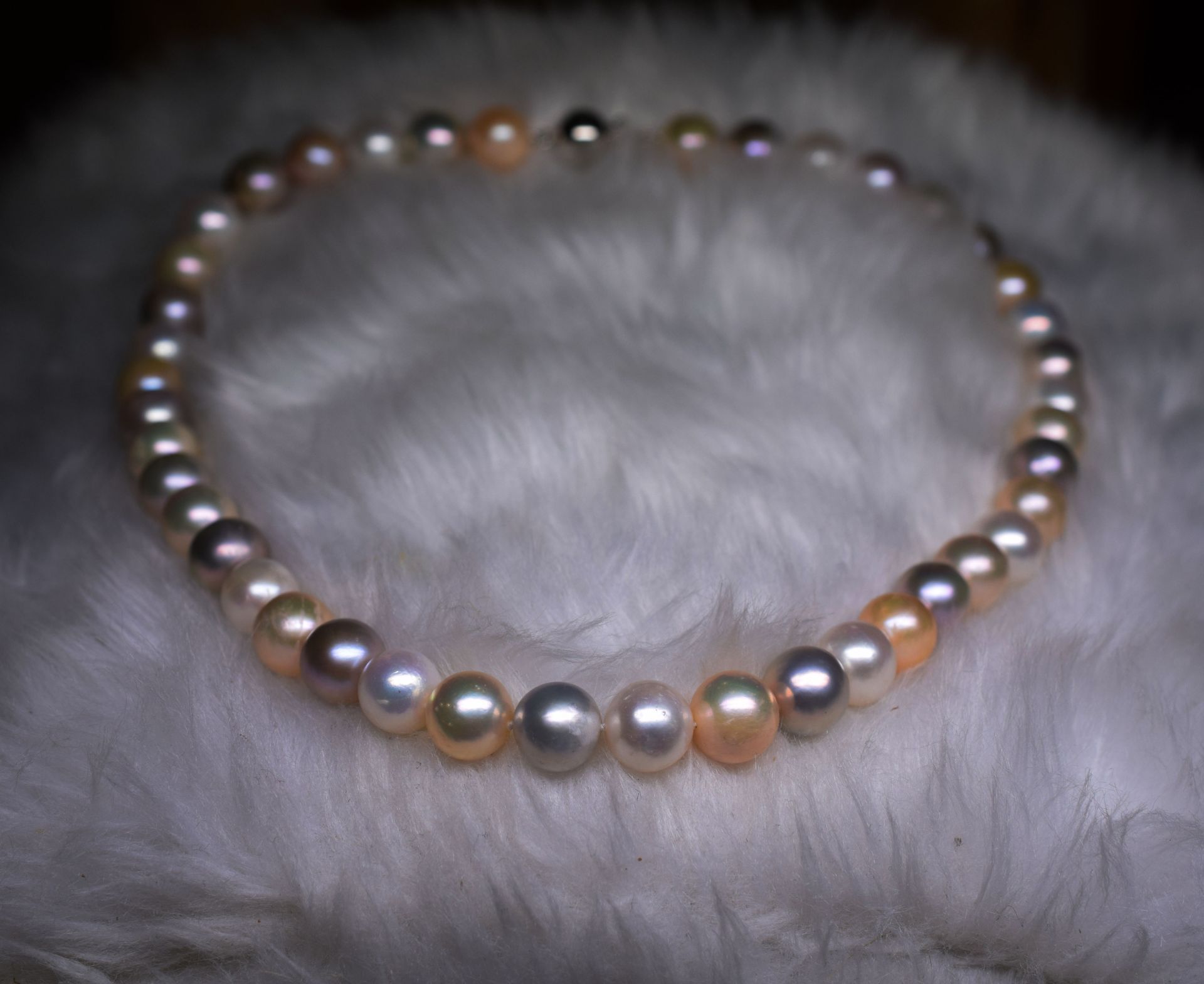 Important collier perles de culture naturelles diamètre 10 - 10,5 mm aux couleurs [...]
