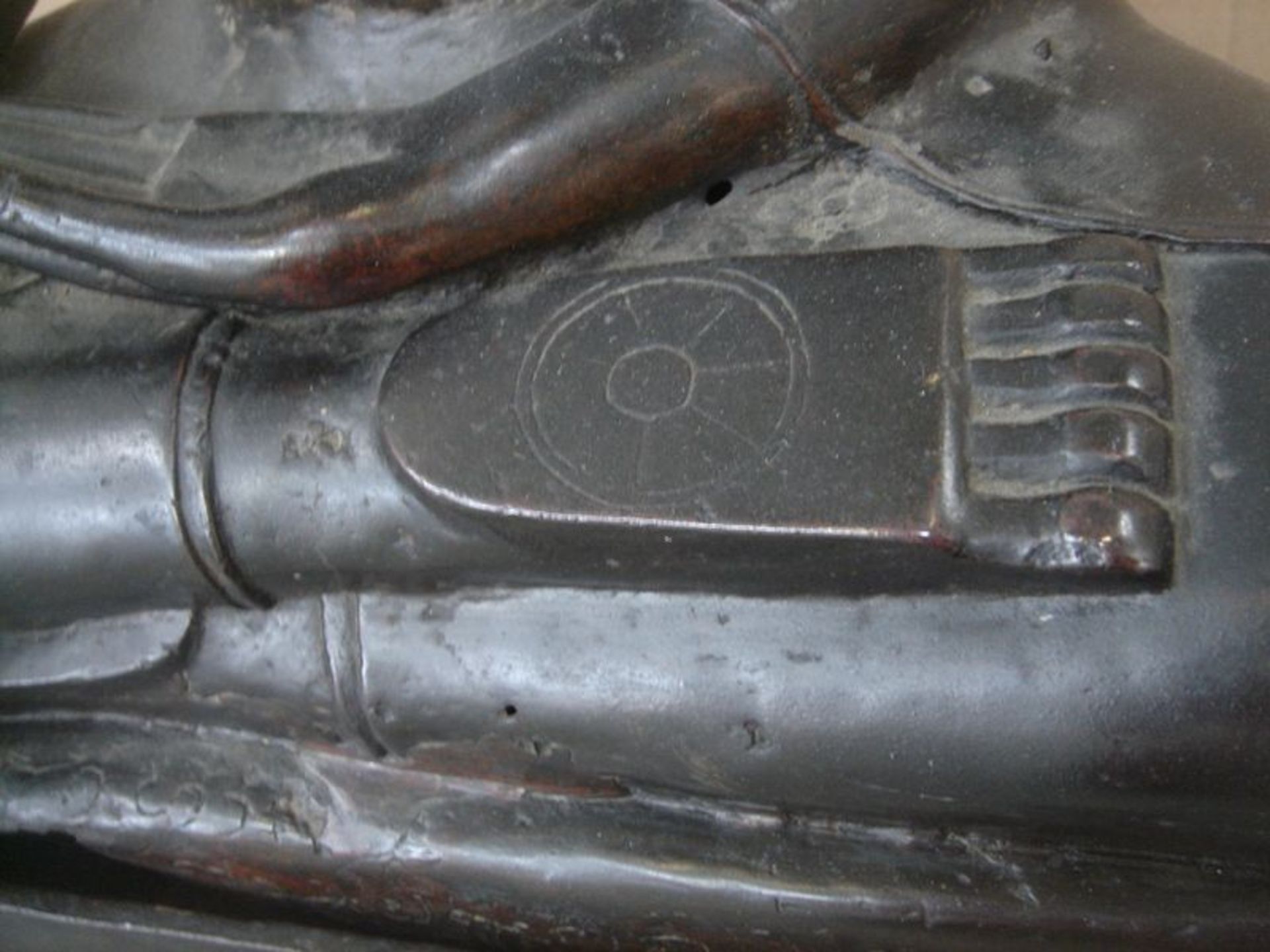 Bouddha Maravijaya assis sur un haut socle en posture dhyanasana les mains en [...] - Bild 4 aus 6