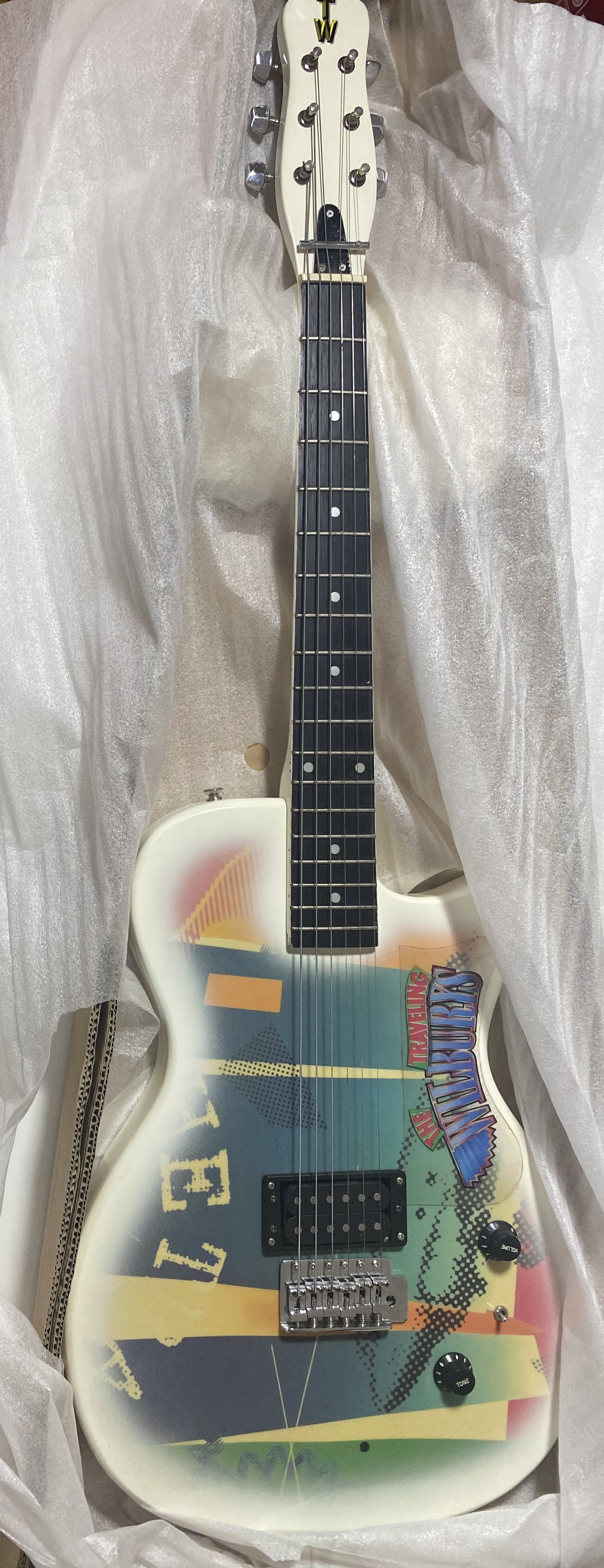 TRAVELING WILBURYS GRETSCH TW300 GUITAR/LP BOX SET. - Image 2 of 9