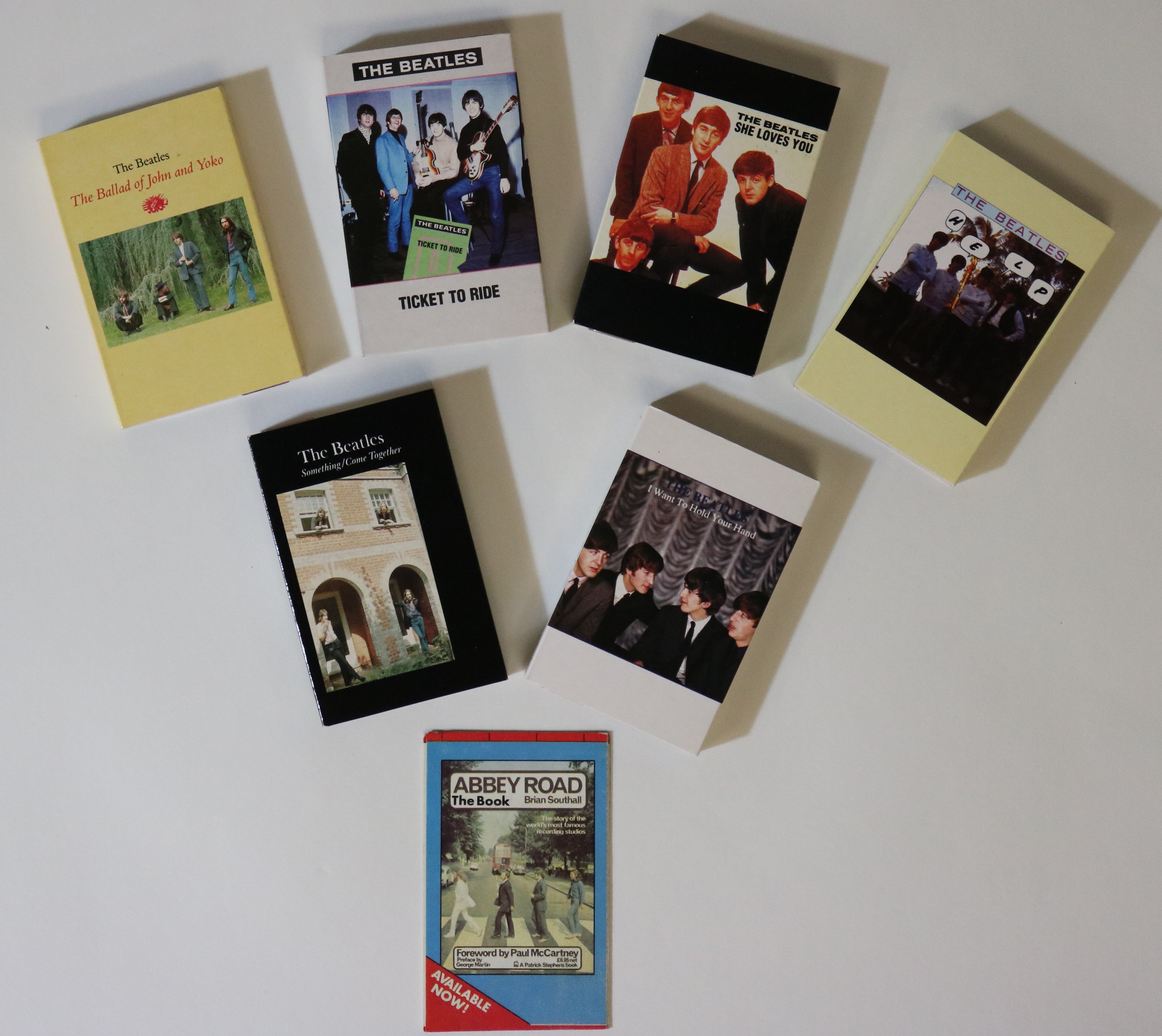 THE BEATLES - THE BEATLES SINGLES COLLECTION ON CASSETTE (TCBSCX 1) BOX SET. - Image 3 of 3