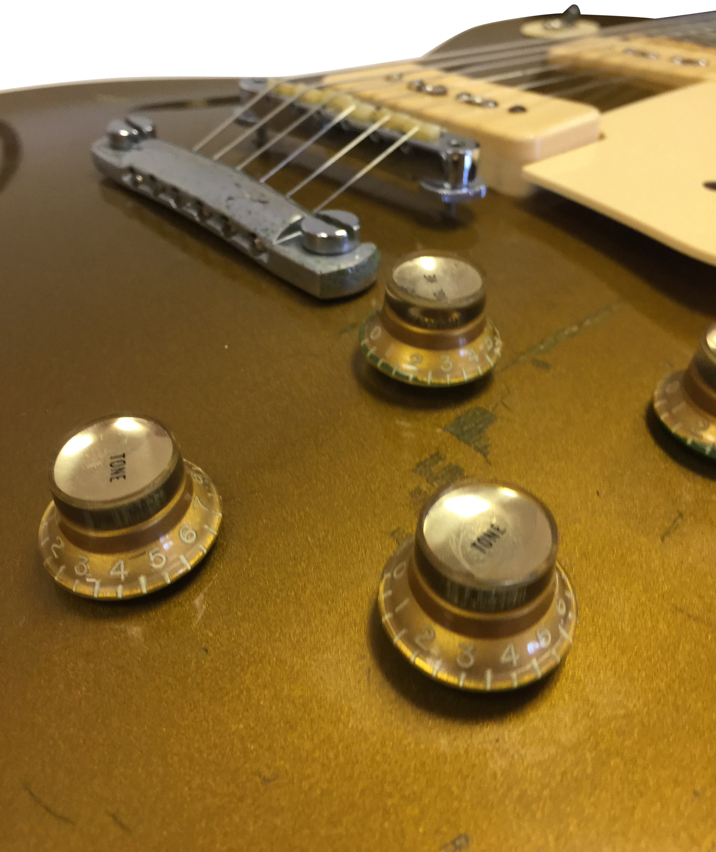 GIBSON LES PAUL GOLDTOP 1969 ELECTRIC GUITAR. With a 59' neck and pickups. - Image 2 of 17