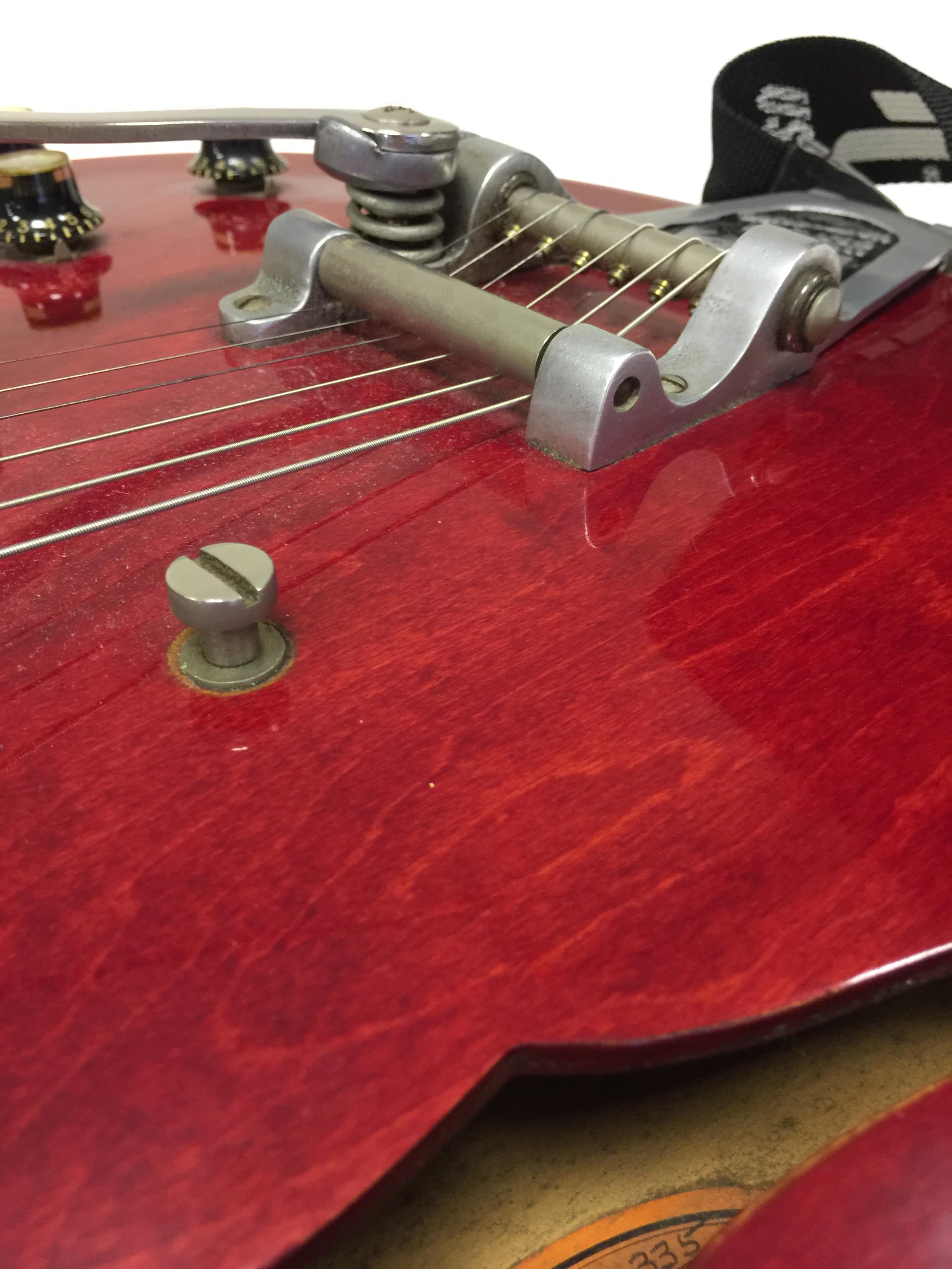 1963 GIBSON 335 CHERRY RED ELECTRIC GUITAR. - Image 15 of 20