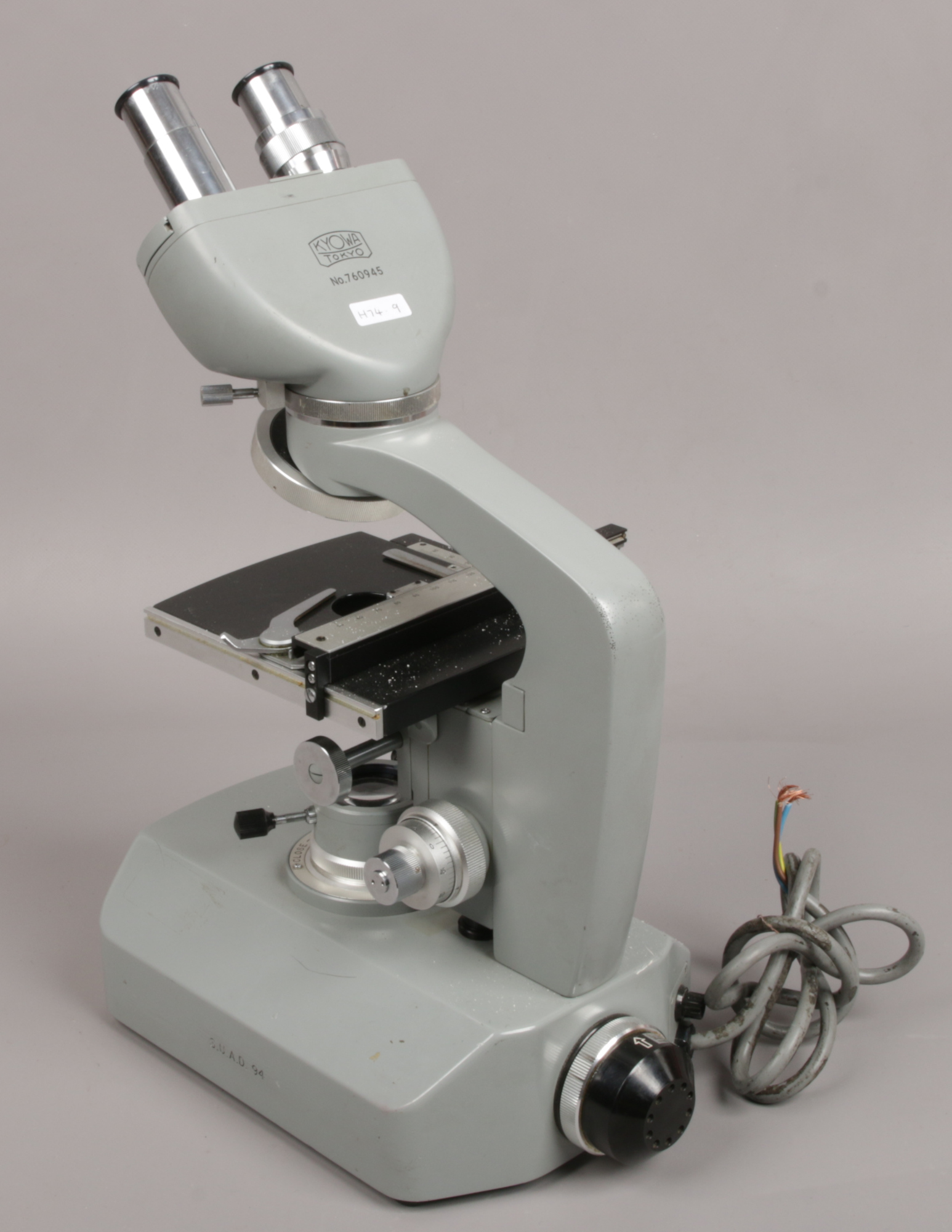 Kiowa Tokyo binocular manual microscope No. 760945.