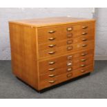 An oak eight drawer plan chest. (79cm x 93cm x 66cm). Generally good condition.