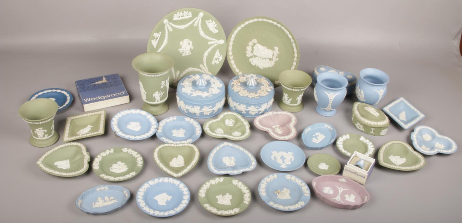 A collection of Wedgwood jasperware to include vases, trinket dishes, cabinet plates etc.