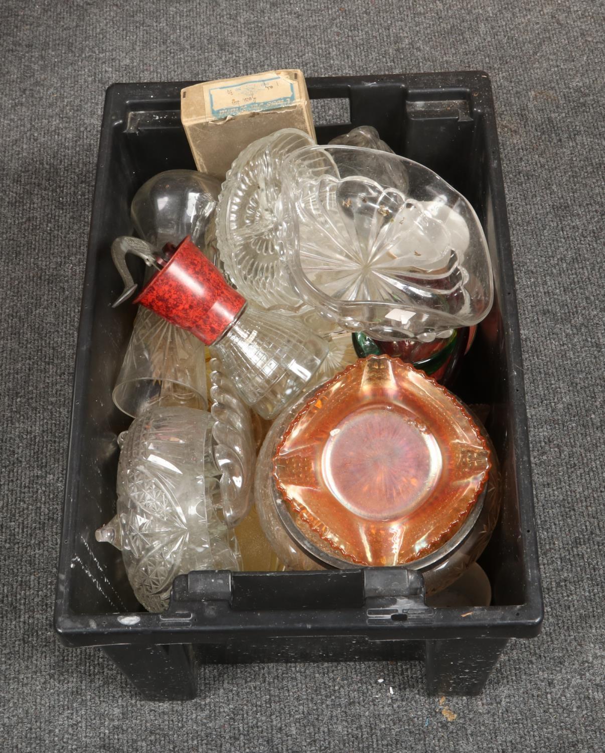 A box of miscellaneous, mainly glassware, to include Jubilee glass and bakelite creamer, carnival