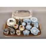 A mixed tray to include Wedgwood Jasperware, Viner's, Royal Worcester etc.