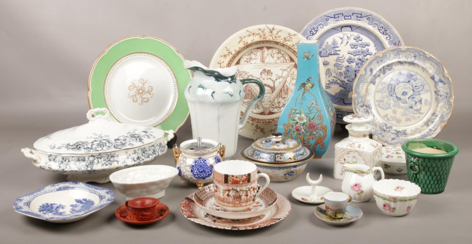 A collection of 1930/40's Pottery, plates, bowls, cups/saucers etc