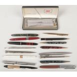Eighteen vintage fountain pens / propelling pencils. Including cased Cross set, Sheaffer, rolled