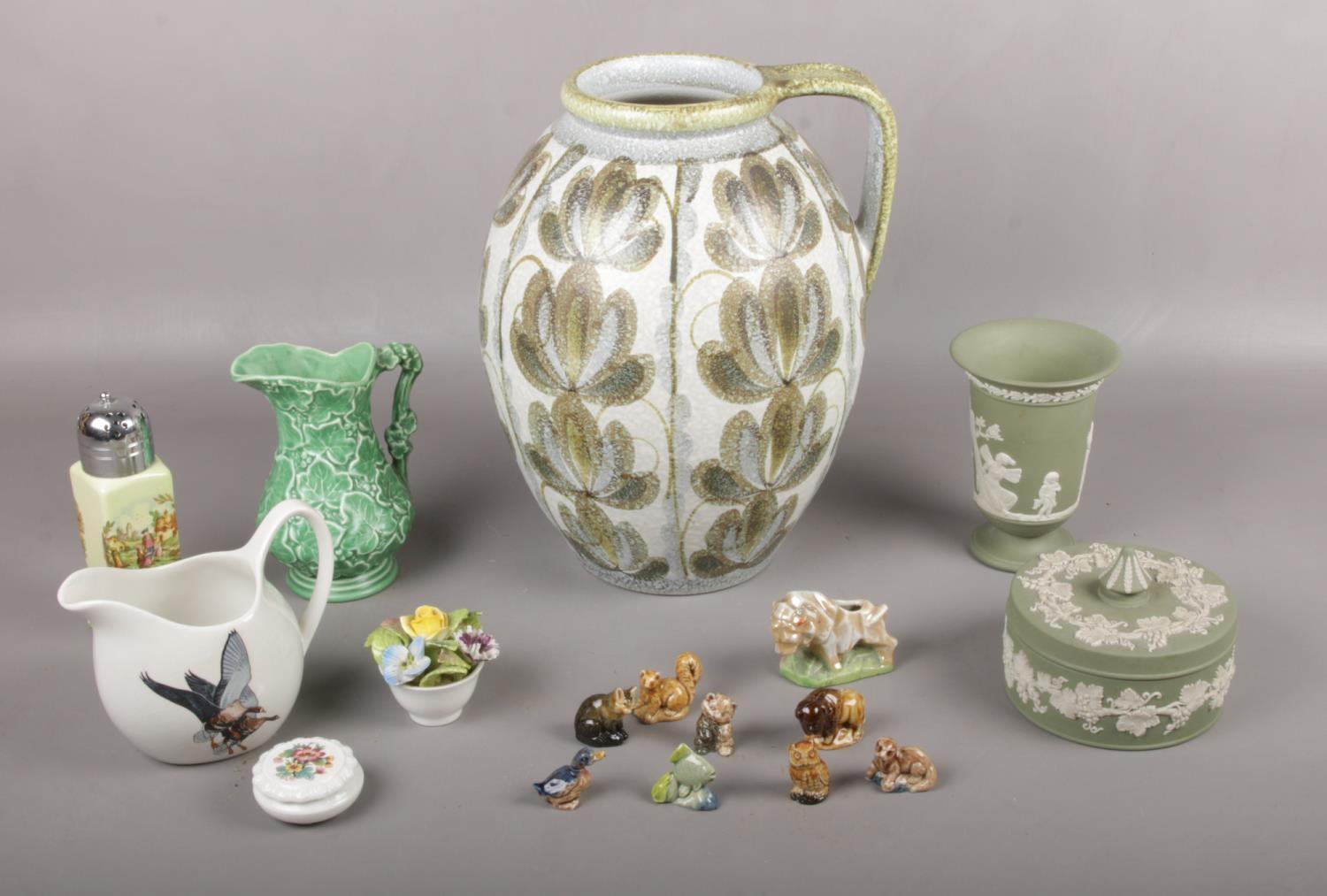 A group of miscellaneous ceramics, Denby, Sylvac 2072 vases, Wedgwood trinket & vase examples