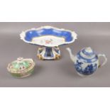 A Rockingham dessert comport, 15 cm height, to include ceramic teapot and scurier