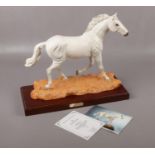A Royal Doulton limited edition horse, 'Milton' DA245 No 532/1000, with certificate and wooden