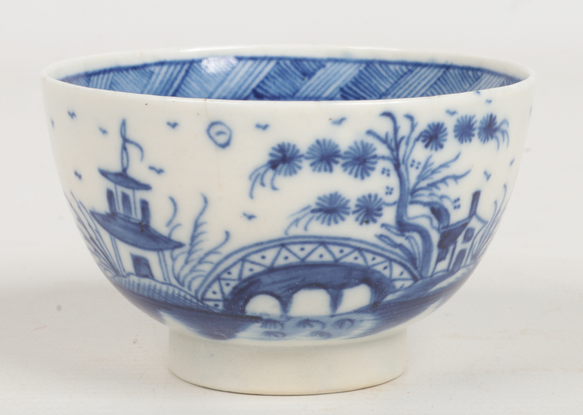 a Caughley teabowl and saucer. Painted in underglaze blue with the Bridge and Windmill pattern c. - Image 6 of 6