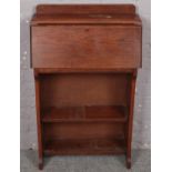 A small oak bureau. (100cm x 61cm)