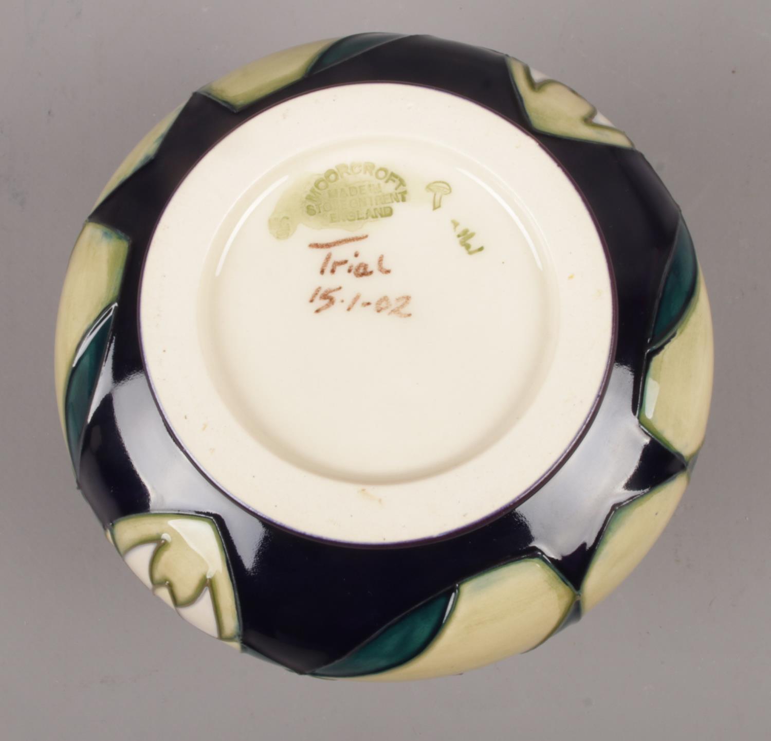 A Moorcroft Trial ' Trillium' vase, dated 15.1.02, 12cm height, impressed with marks on base Good - Image 2 of 2