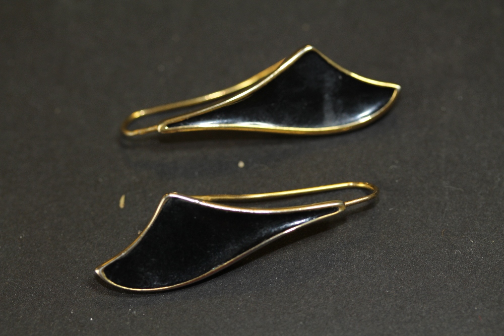 Pair of gold coloured metal earrings Monet (c)