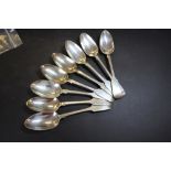 8 Victorian silver dessert spoons 343g