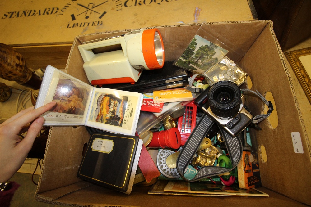 Box of mixed sundries