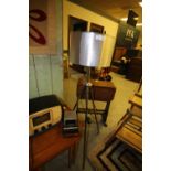 Retro tripod lamp