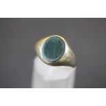 9ct Gold Bloodstone Signet Ring - size R 6.2g