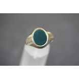 9ct gold Bloodstone signet ring, engraved shank, size U 6.3g