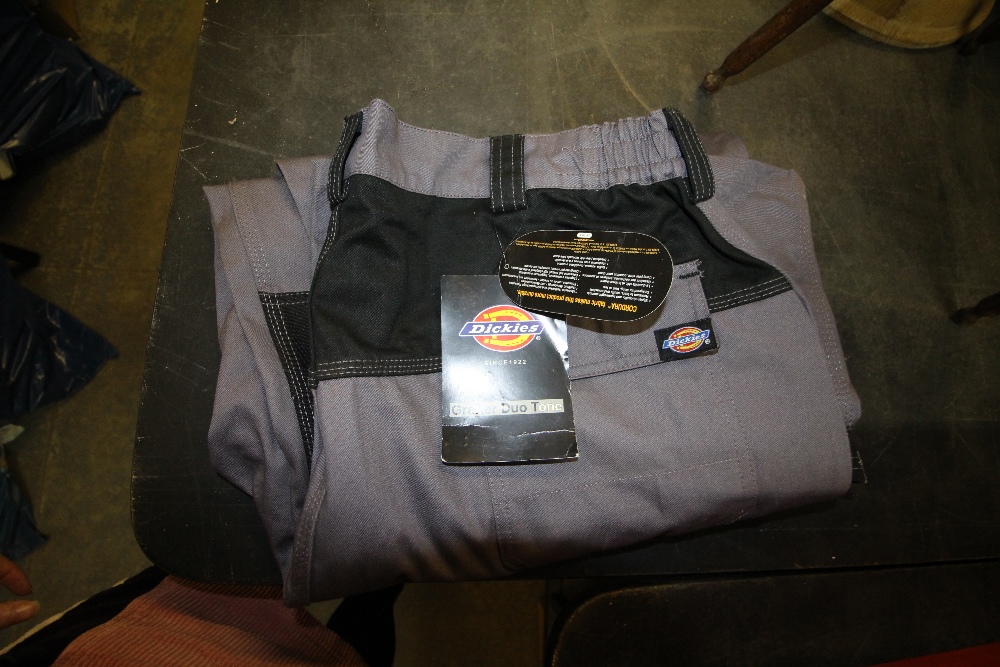 Dickies Work trousers - size 40s