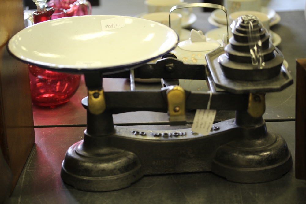 Cast iron kitchen scales with enamel pan including weights