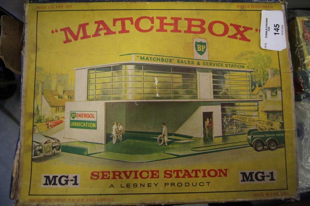 Matchbox MG1 Garage, boxed (A/F)