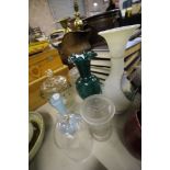 Quantity of vintage glassware