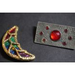 2 costume jewellery brooches